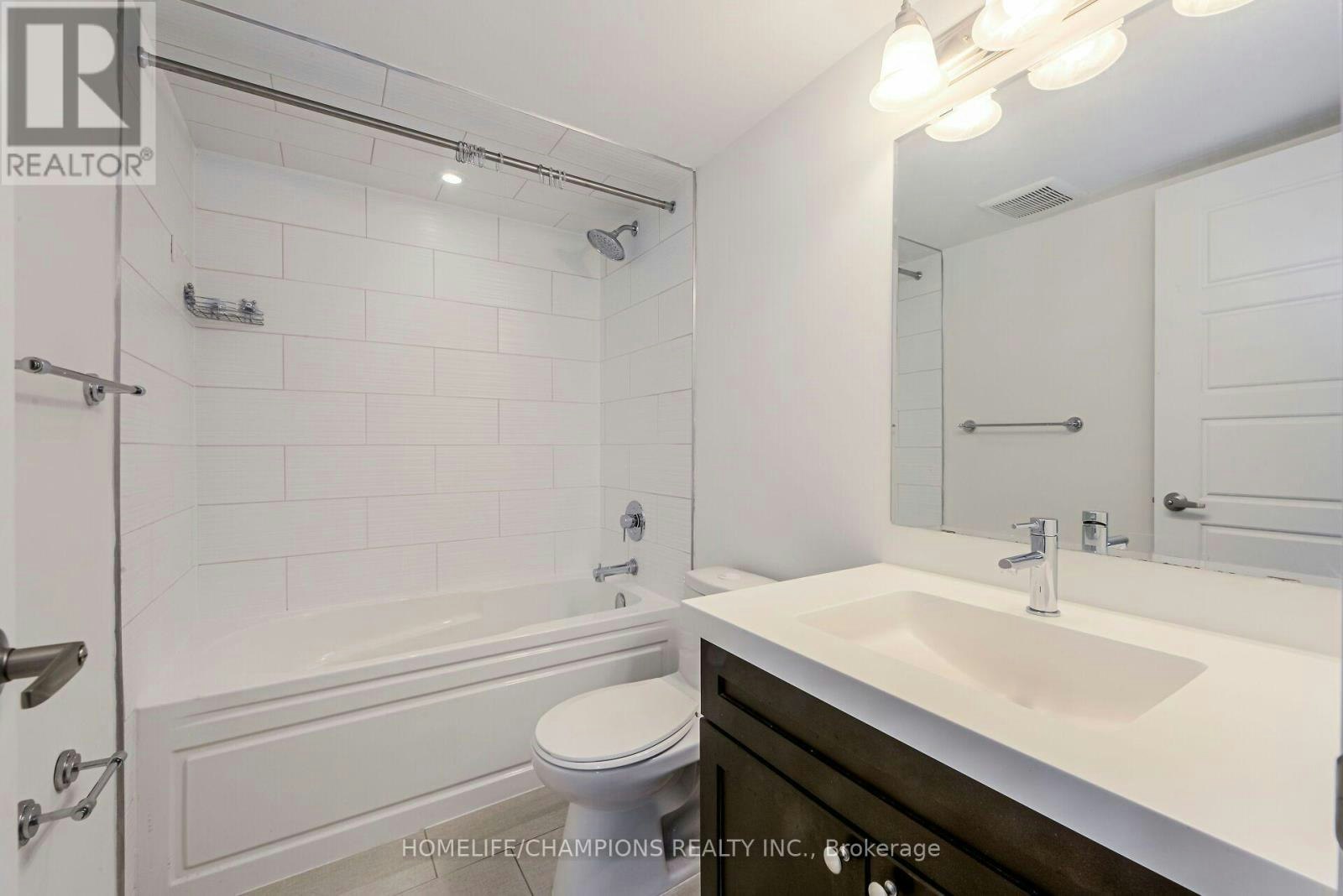 18-142 William Duncan Road, Toronto, ON, M3K 0C1 - 18