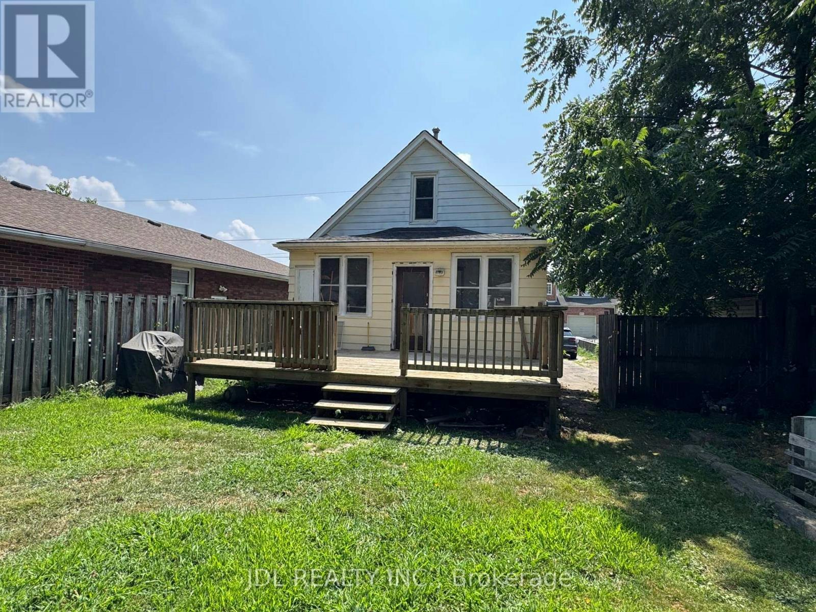 6269 Ash Street, Niagara Falls, ON, L2G 2H4 - 4