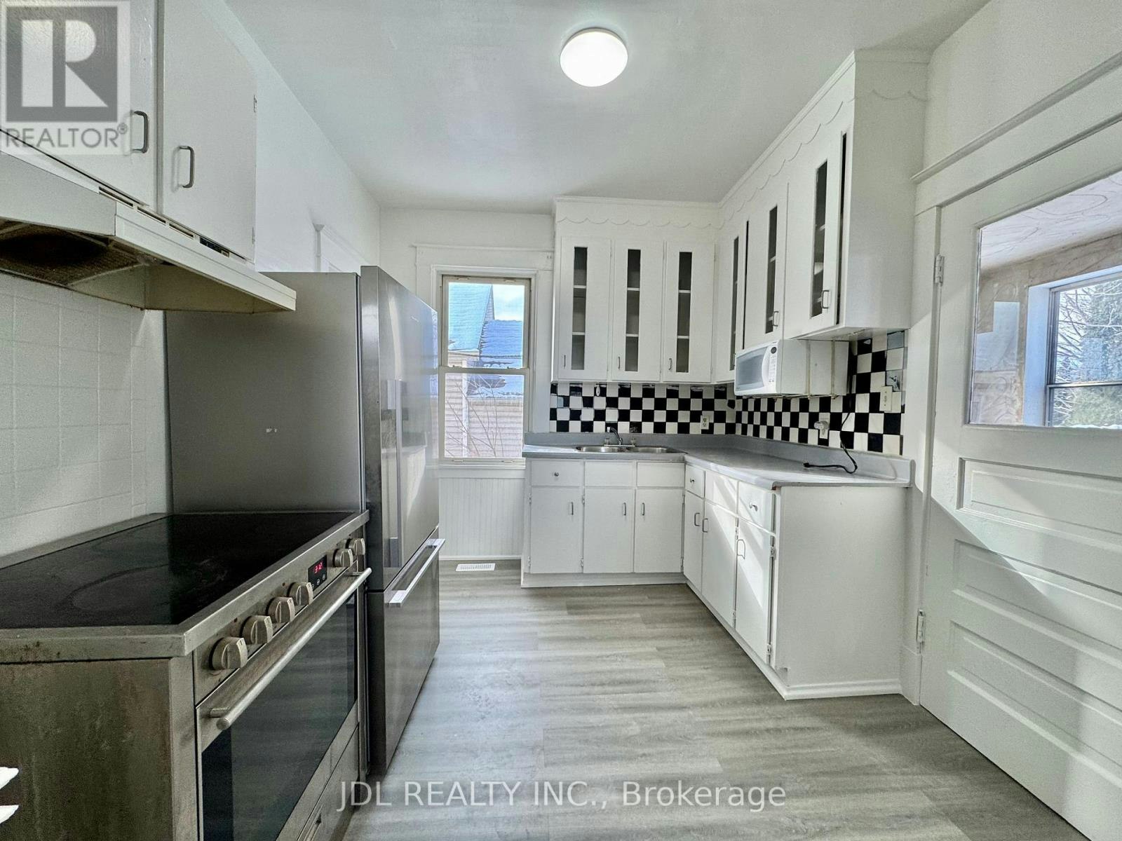 6269 Ash Street, Niagara Falls, ON, L2G 2H4 - 5
