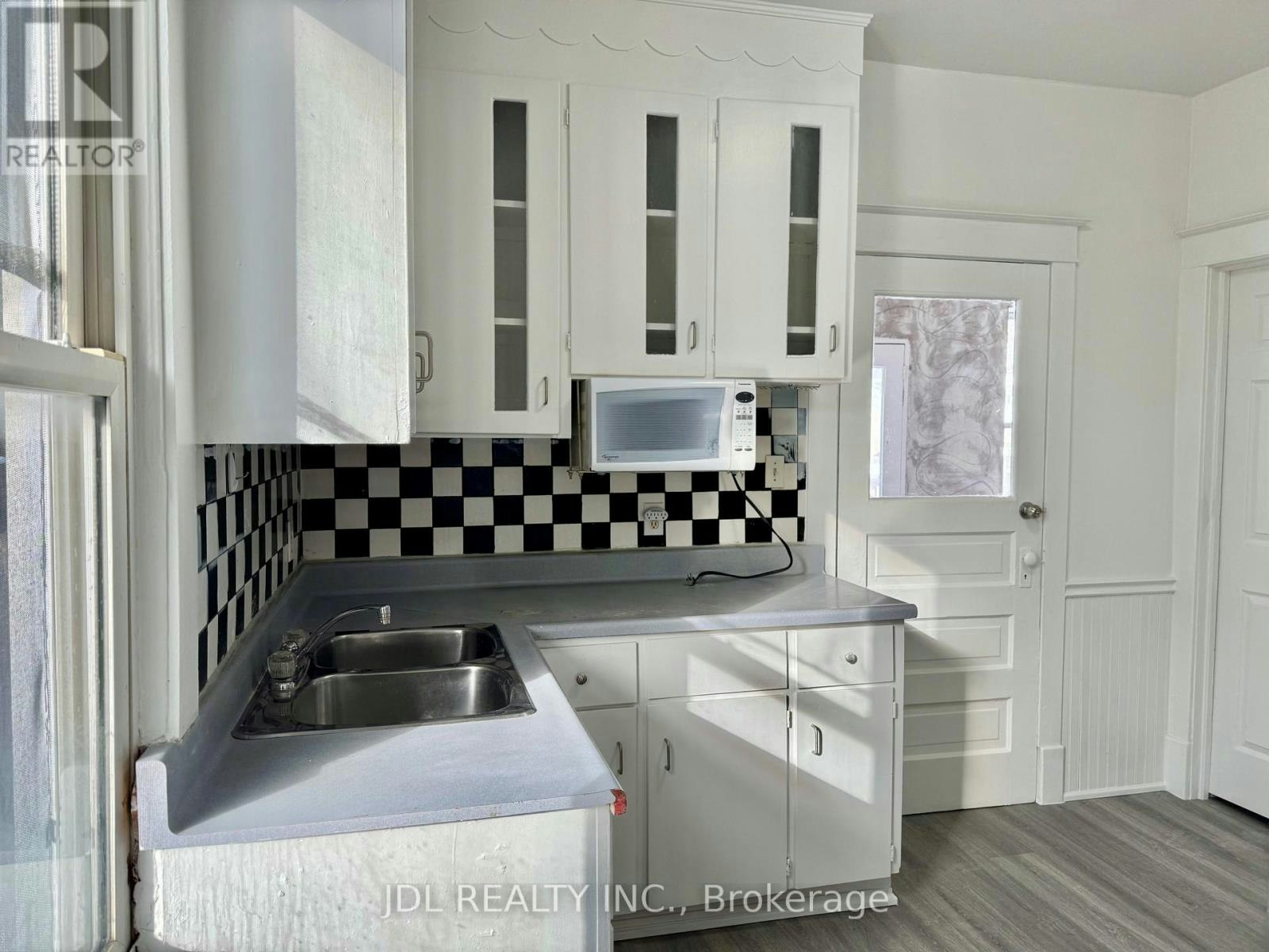 6269 Ash Street, Niagara Falls, ON, L2G 2H4 - 6