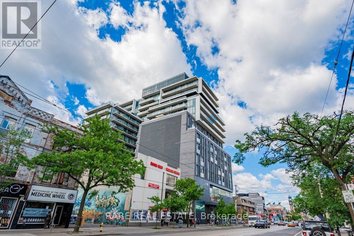 PH5-297 College Street, Toronto, ON, M5T 0C2