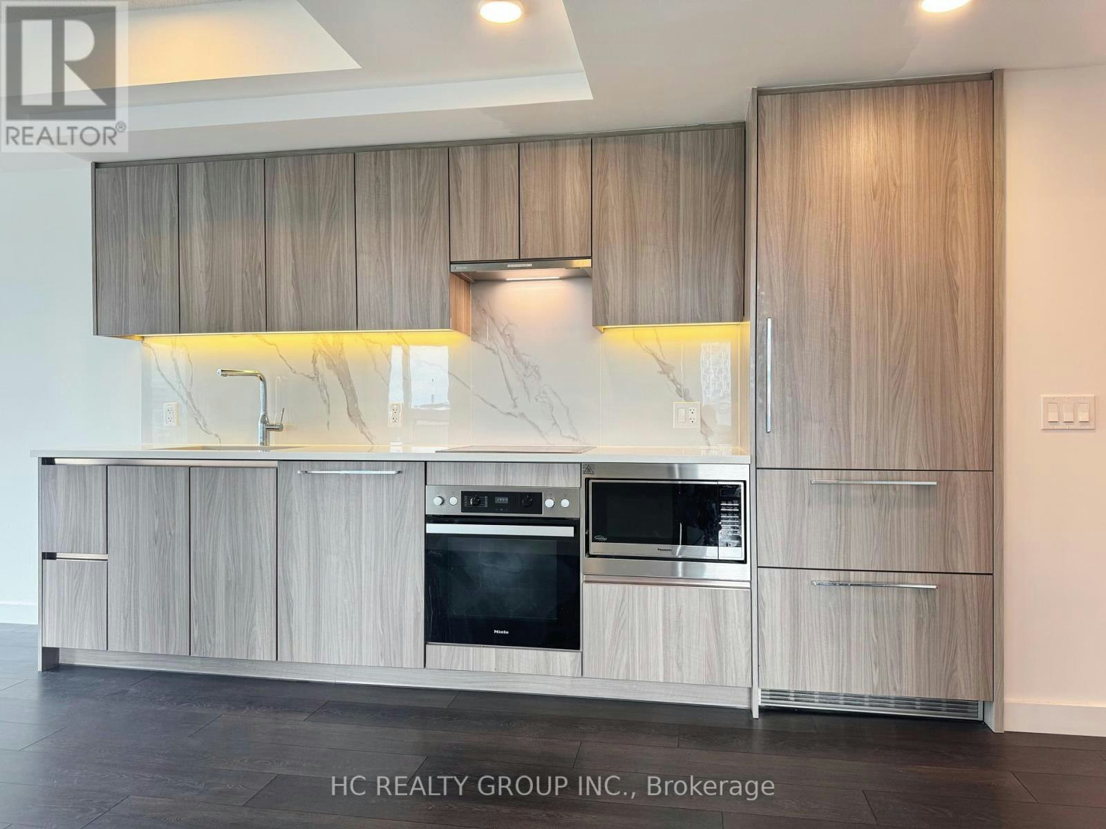 2103-3 Concord Cityplace Way, Toronto, ON, M5V 0X4 - 9
