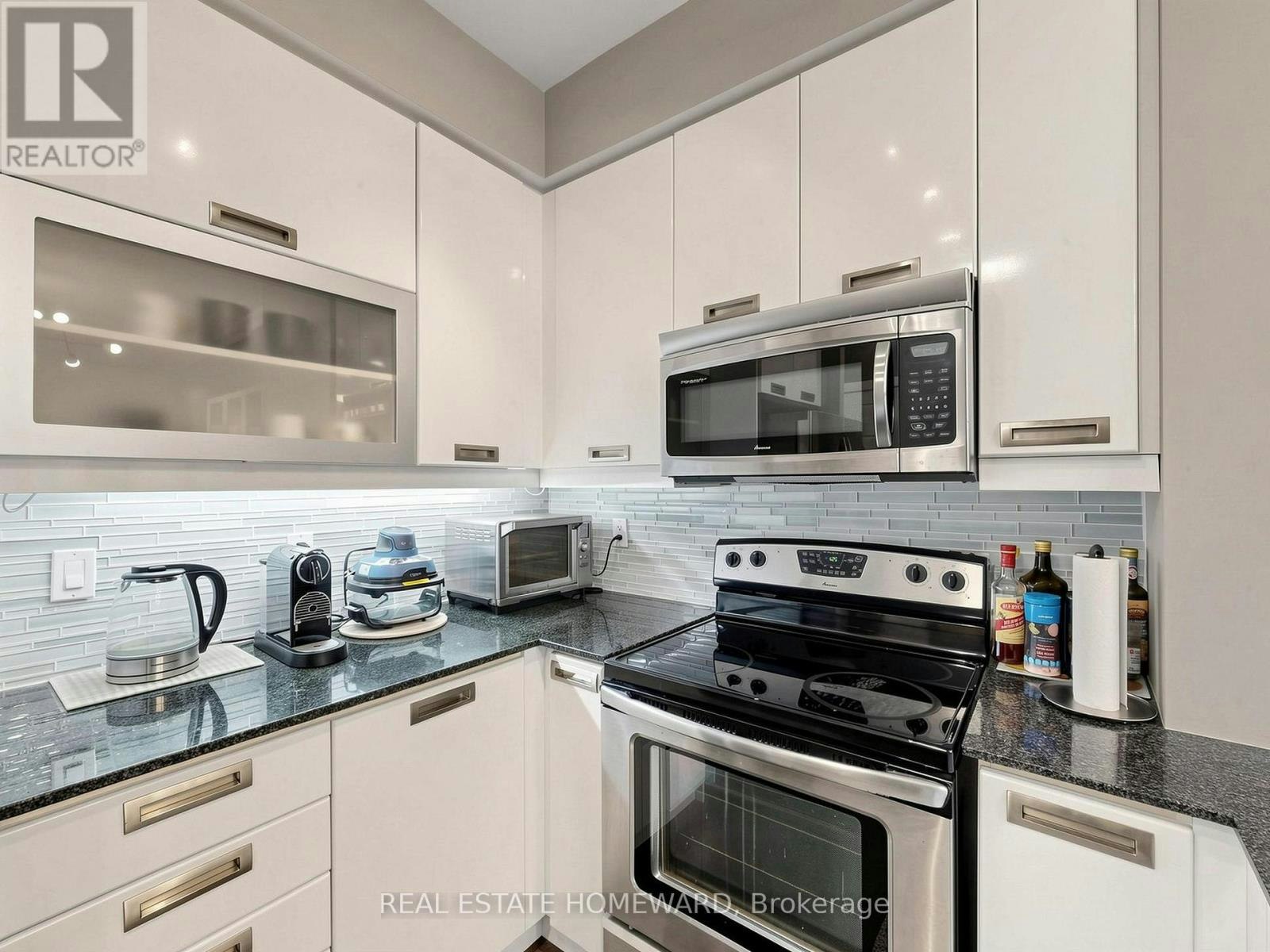 201-90 Stadium Road, Toronto, ON, M5V 3E9 - 9