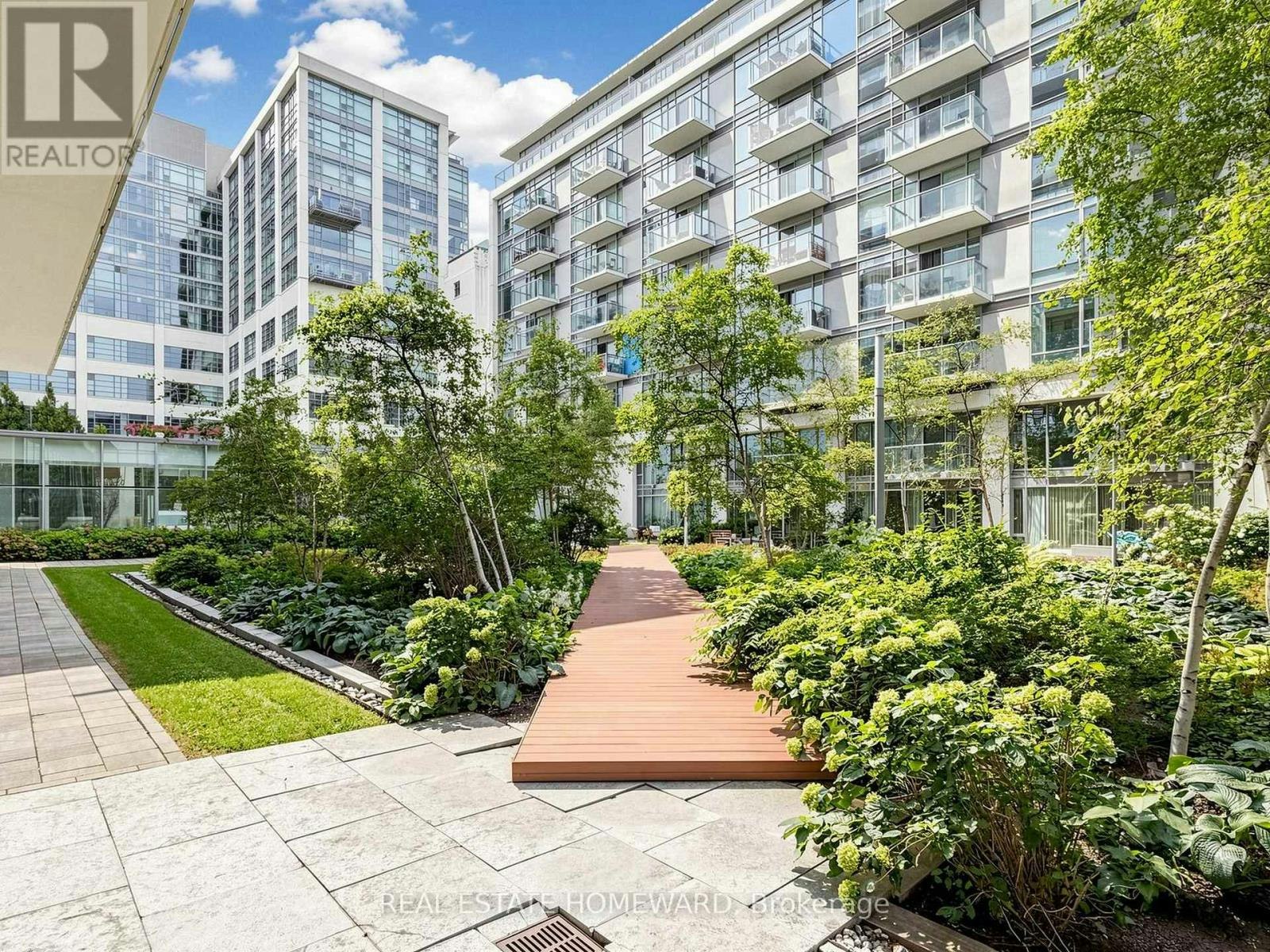 201-90 Stadium Road, Toronto, ON, M5V 3E9 - 21