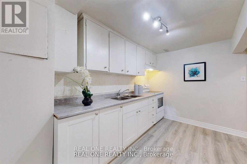 105 Aurora Heights Drive, Aurora, ON, L4G 2X1 - 6