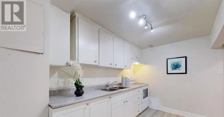 105 Aurora Heights Drive, Aurora, ON, L4G 2X1 - 6