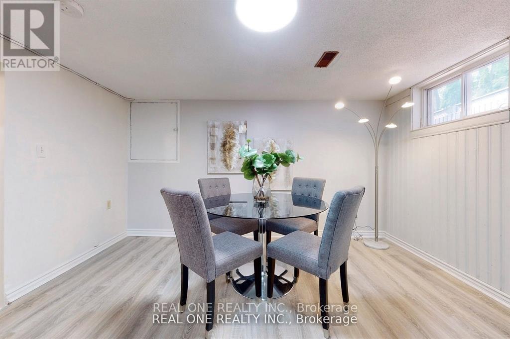 105 Aurora Heights Drive, Aurora, ON, L4G 2X1 - 5