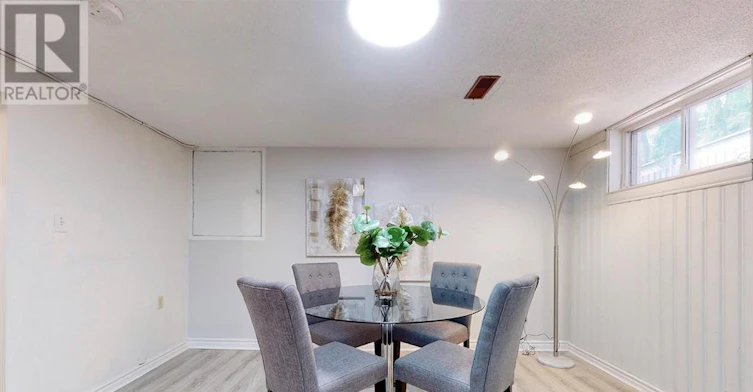 105 Aurora Heights Drive, Aurora, ON, L4G 2X1 - 5