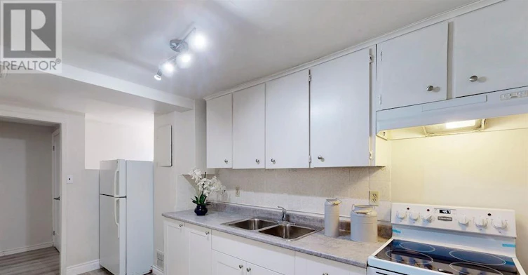 105 Aurora Heights Drive, Aurora, ON, L4G 2X1 - 7