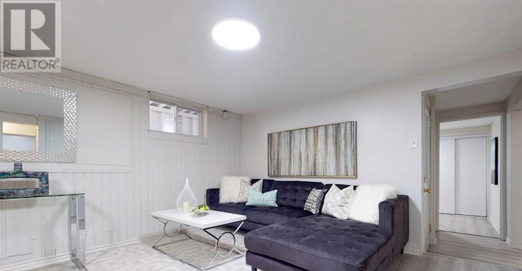 105 Aurora Heights Drive, Aurora, ON, L4G 2X1 - 3