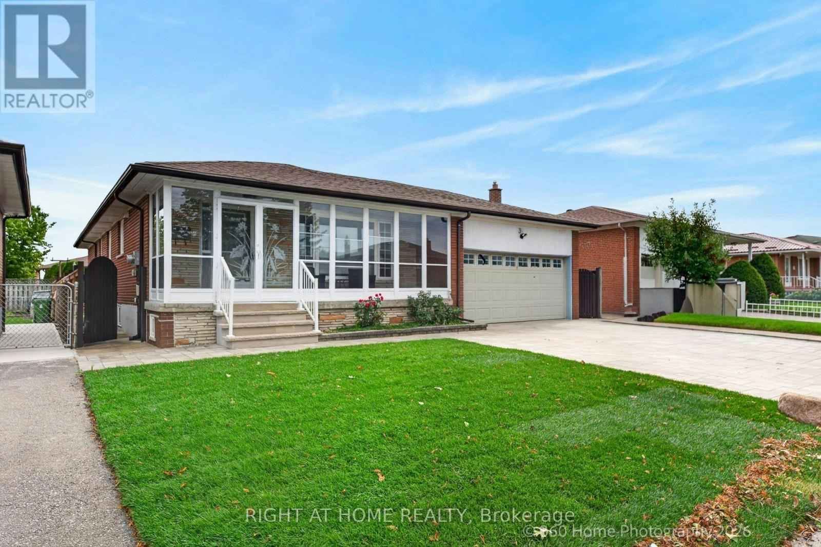 35 Wheelwright Crescent N, Toronto, ON, M3N 1V2