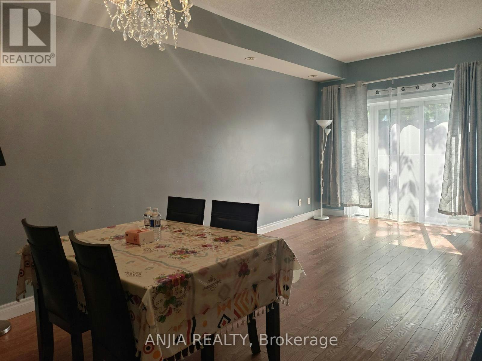 62-295 Village Green Square, Toronto, ON, M1S 0L2 - 4