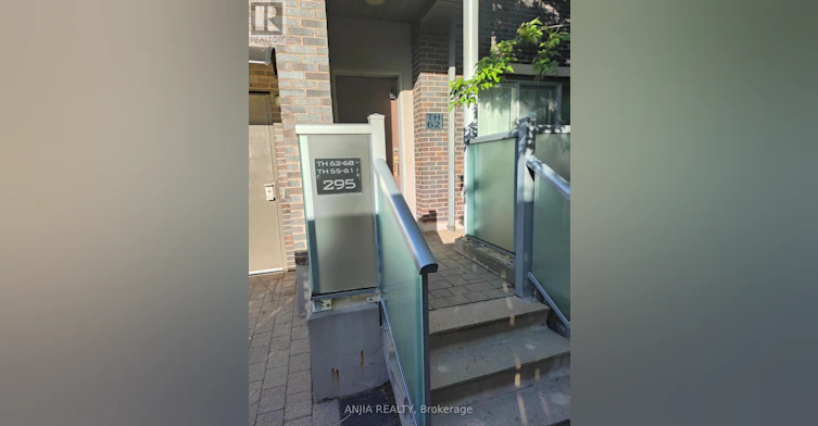 62-295 Village Green Square, Toronto, ON, M1S 0L2 - 2