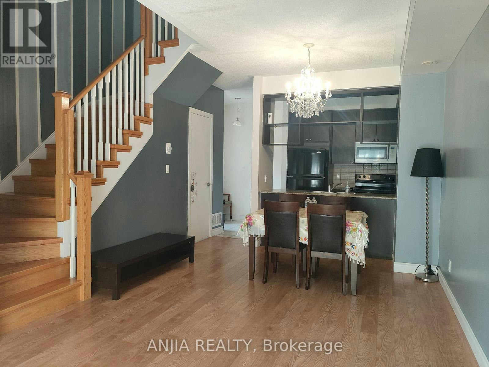 62-295 Village Green Square, Toronto, ON, M1S 0L2 - 3