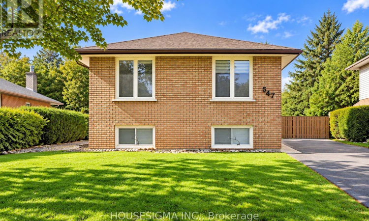 547 Barnes Crescent