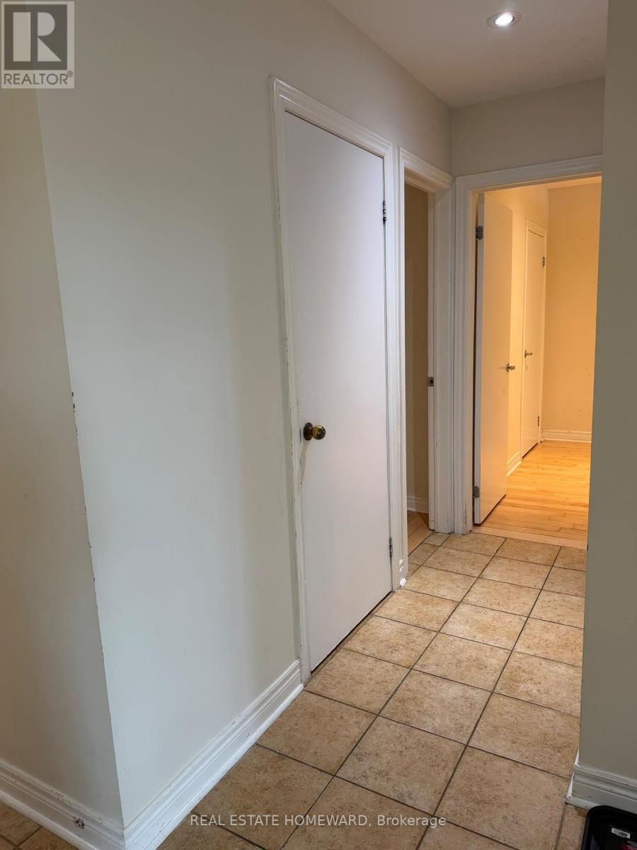 120 Baker Avenue, Richmond Hill, ON, L4C 1X4 - 6