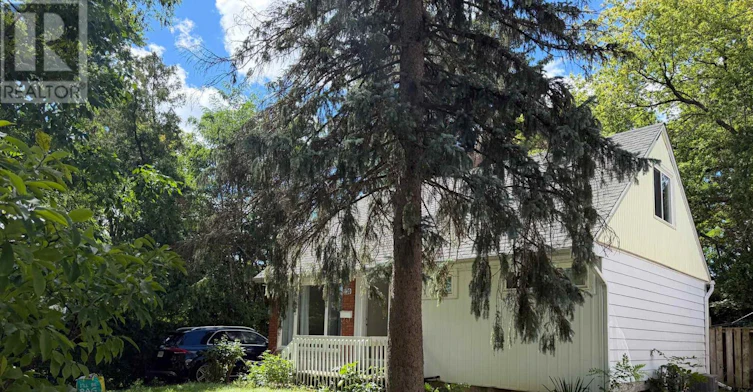 120 Baker Avenue, Richmond Hill, ON, L4C 1X4 - 2