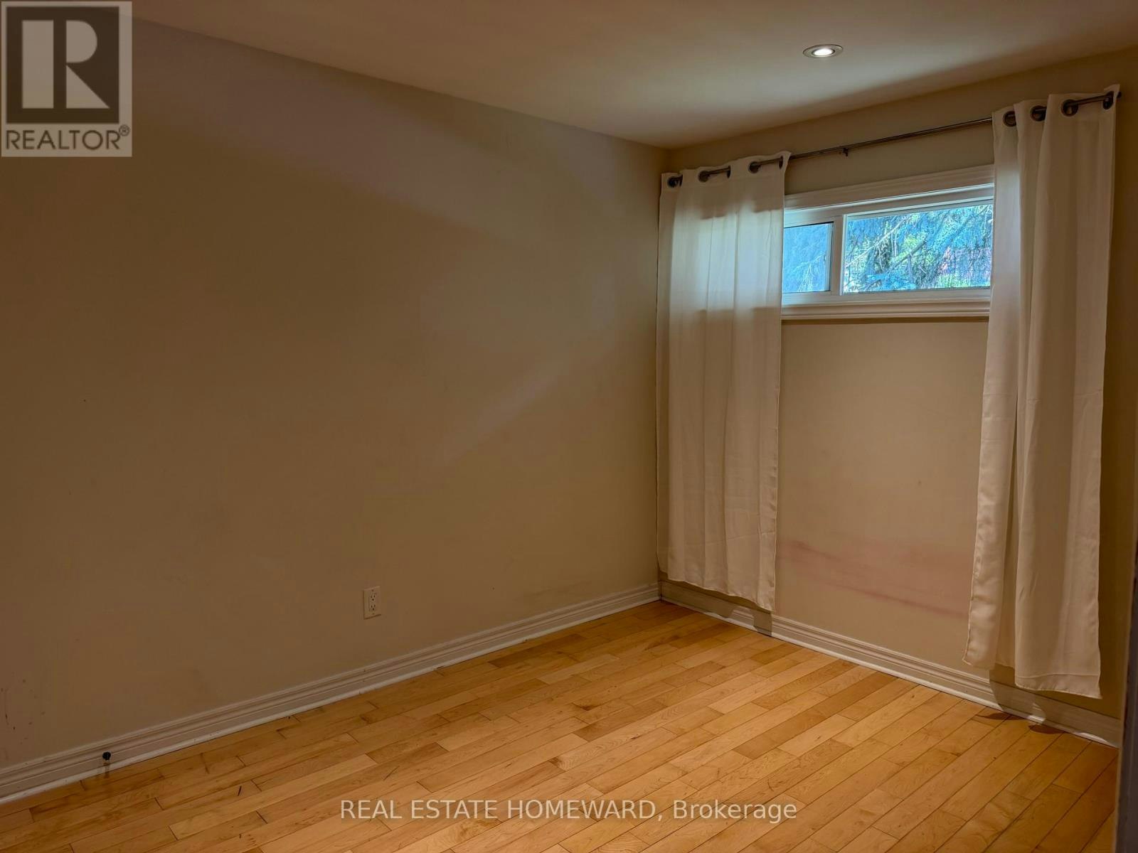 120 Baker Avenue, Richmond Hill, ON, L4C 1X4 - 9
