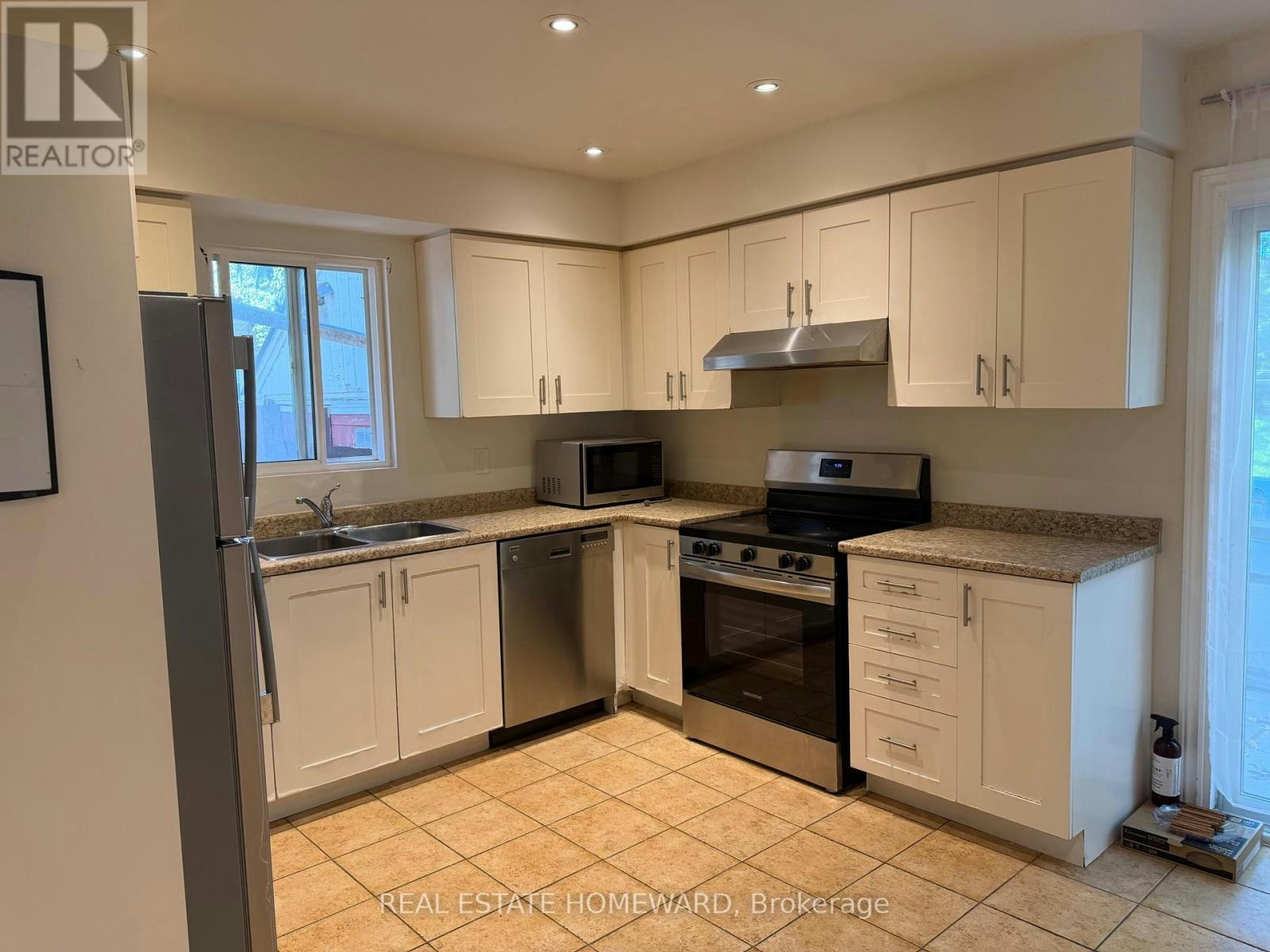 120 Baker Avenue, Richmond Hill, ON, L4C 1X4 - 14