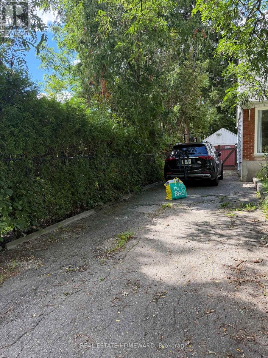 120 Baker Avenue, Richmond Hill, ON, L4C 1X4 - 3