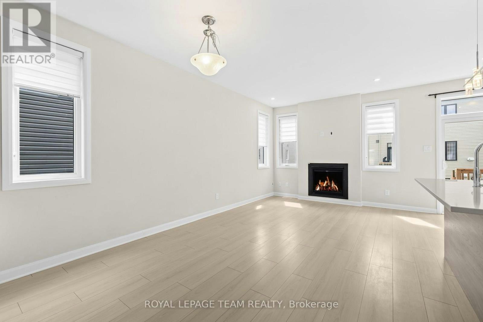 521 Winterset Road, Ottawa, ON, K2T 0P4 - 6