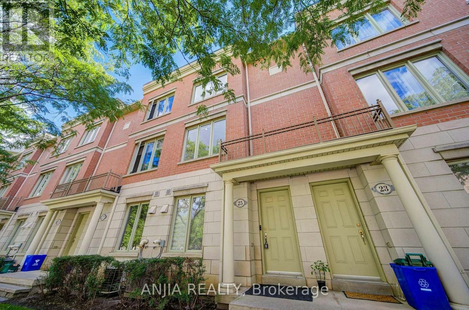 25 Galleria Parkway, Markham, ON, L3T 0A4