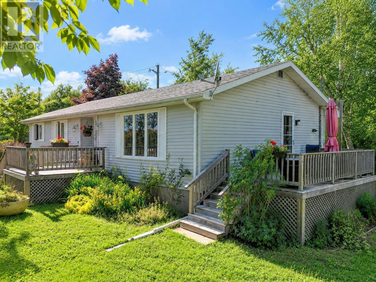 86 Queen Street, Baddeck, NS, B0E 1B0