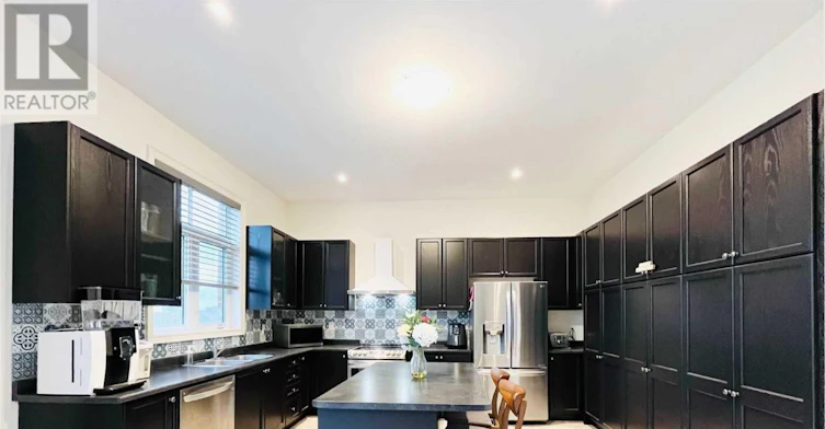 25 Mcisaac Drive, Springwater, ON, L9X 2A2 - 22