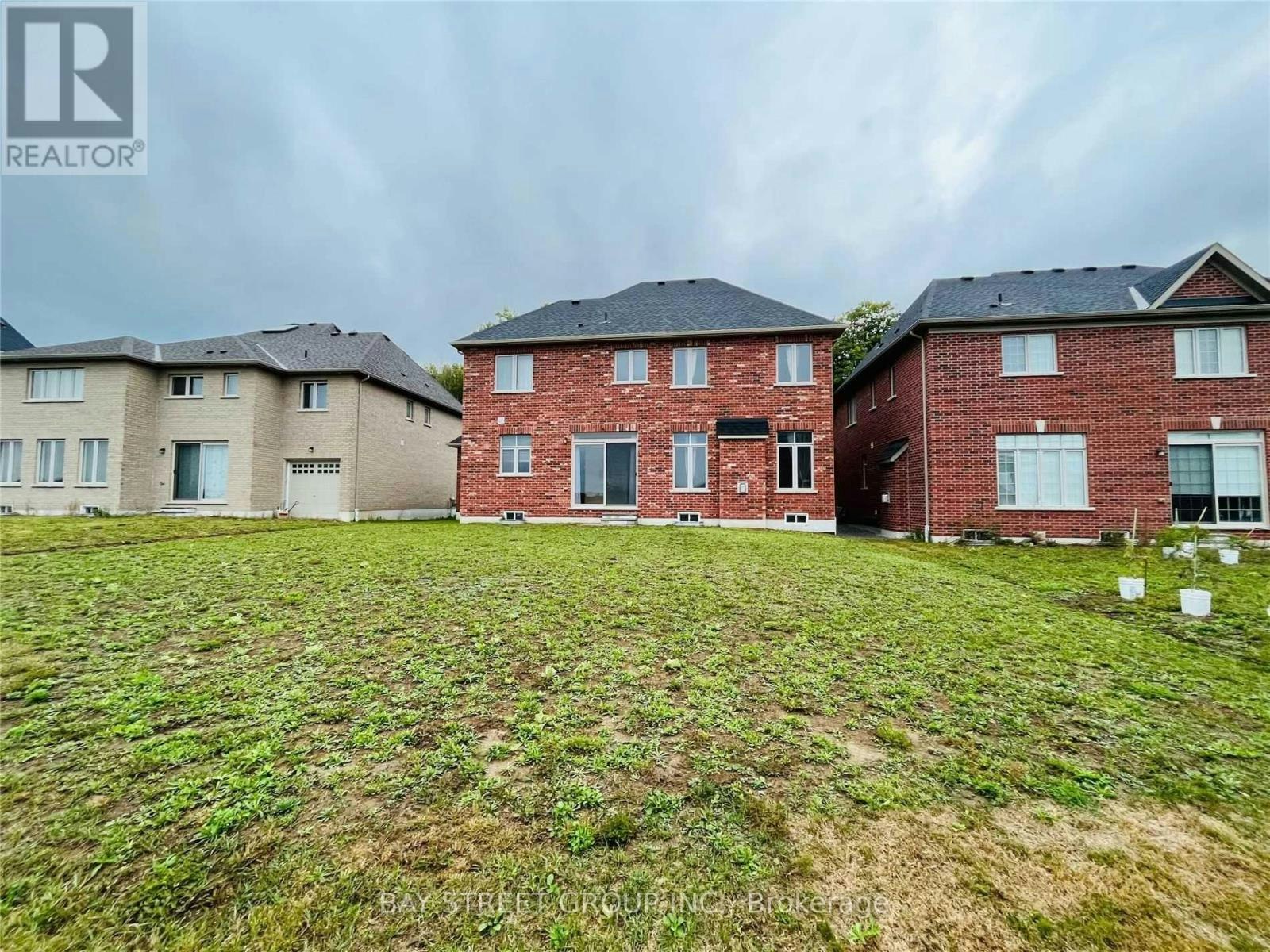 25 Mcisaac Drive, Springwater, ON, L9X 2A2 - 4