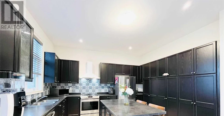 25 Mcisaac Drive, Springwater, ON, L9X 2A2 - 21