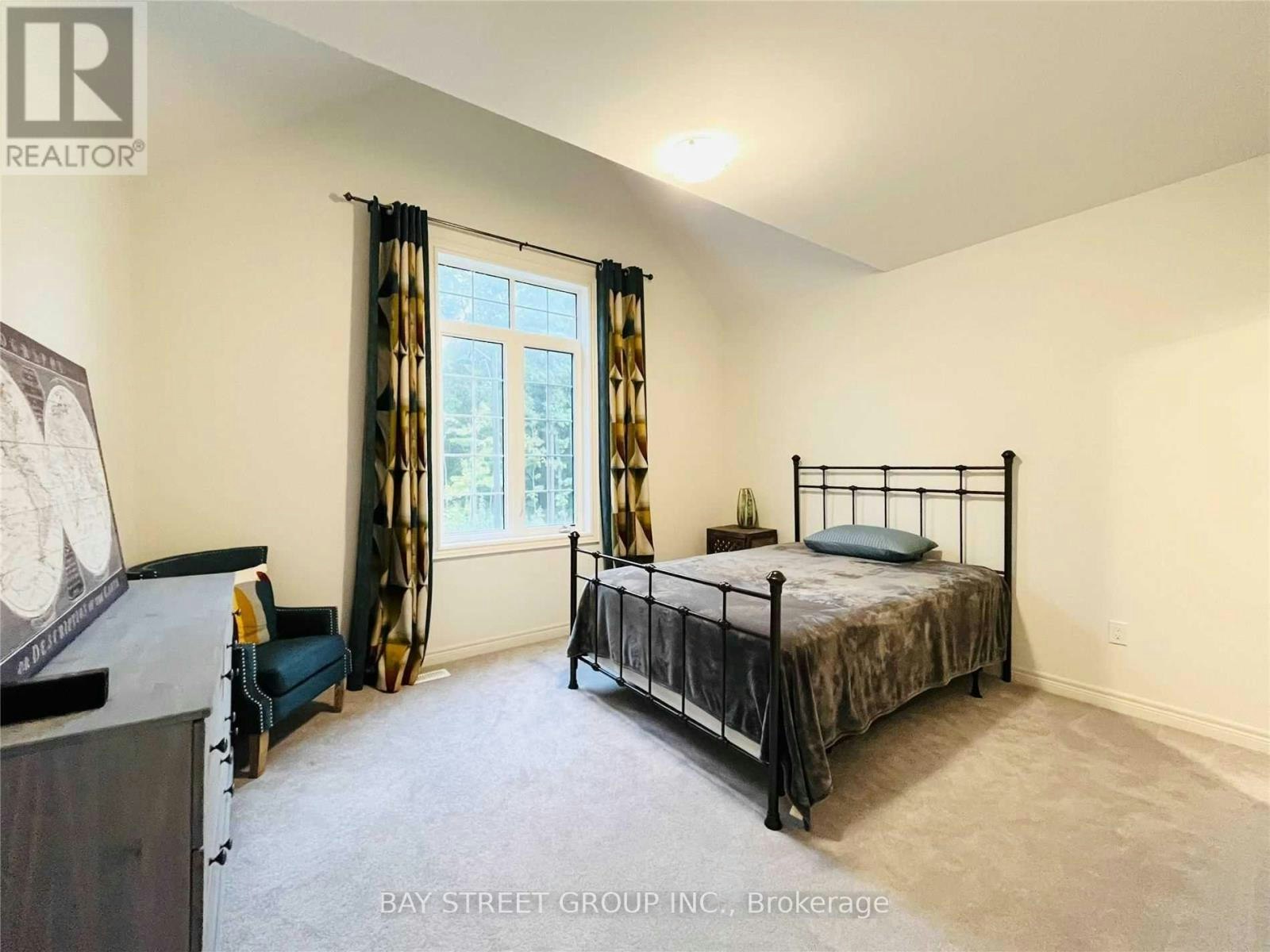 25 Mcisaac Drive, Springwater, ON, L9X 2A2 - 11