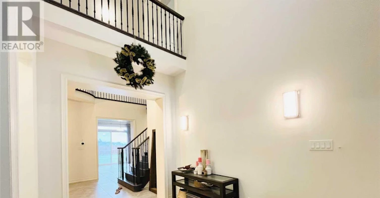 25 Mcisaac Drive, Springwater, ON, L9X 2A2 - 3