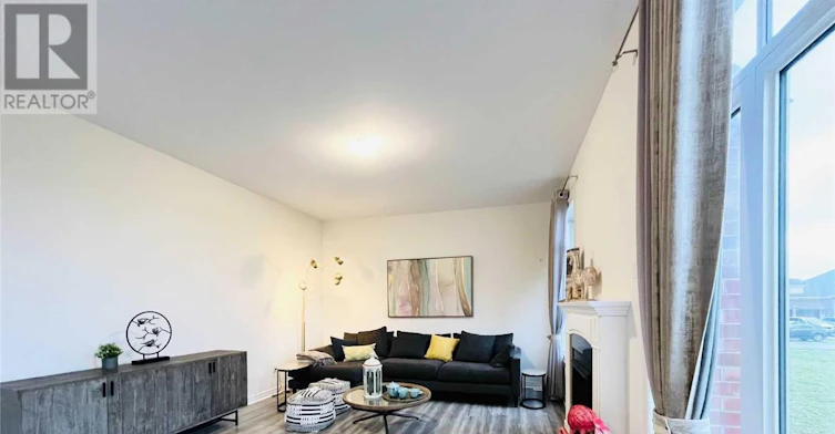 25 Mcisaac Drive, Springwater, ON, L9X 2A2 - 25