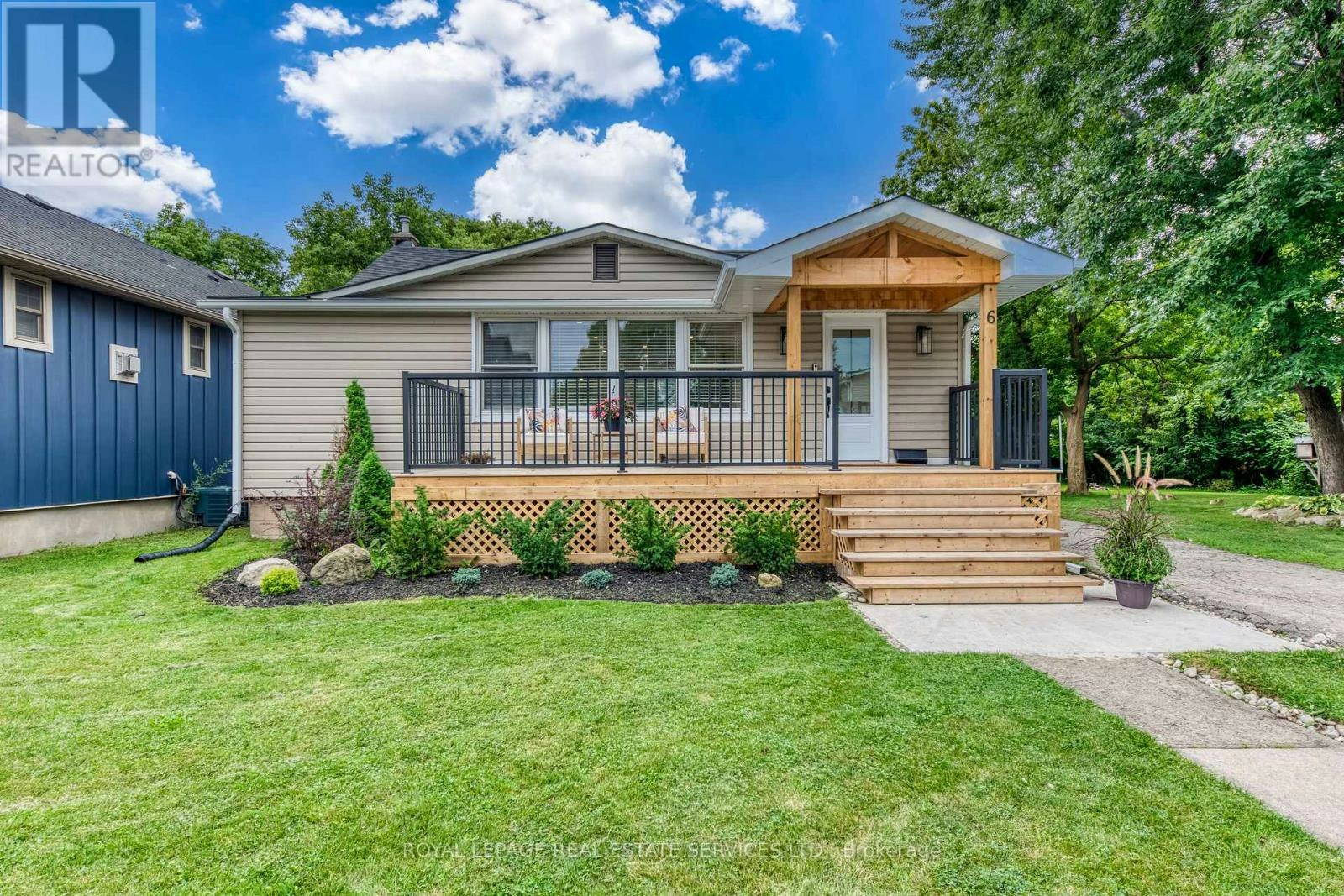 6 Rembe Avenue, Hamilton, ON, L8H 7G6