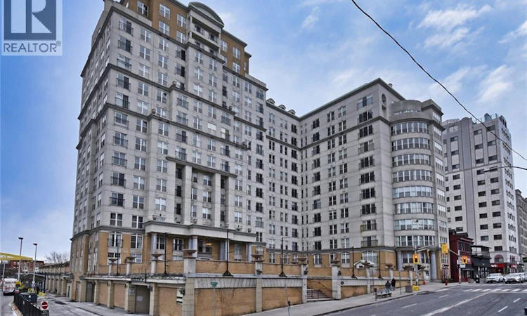 502-135 James Street S