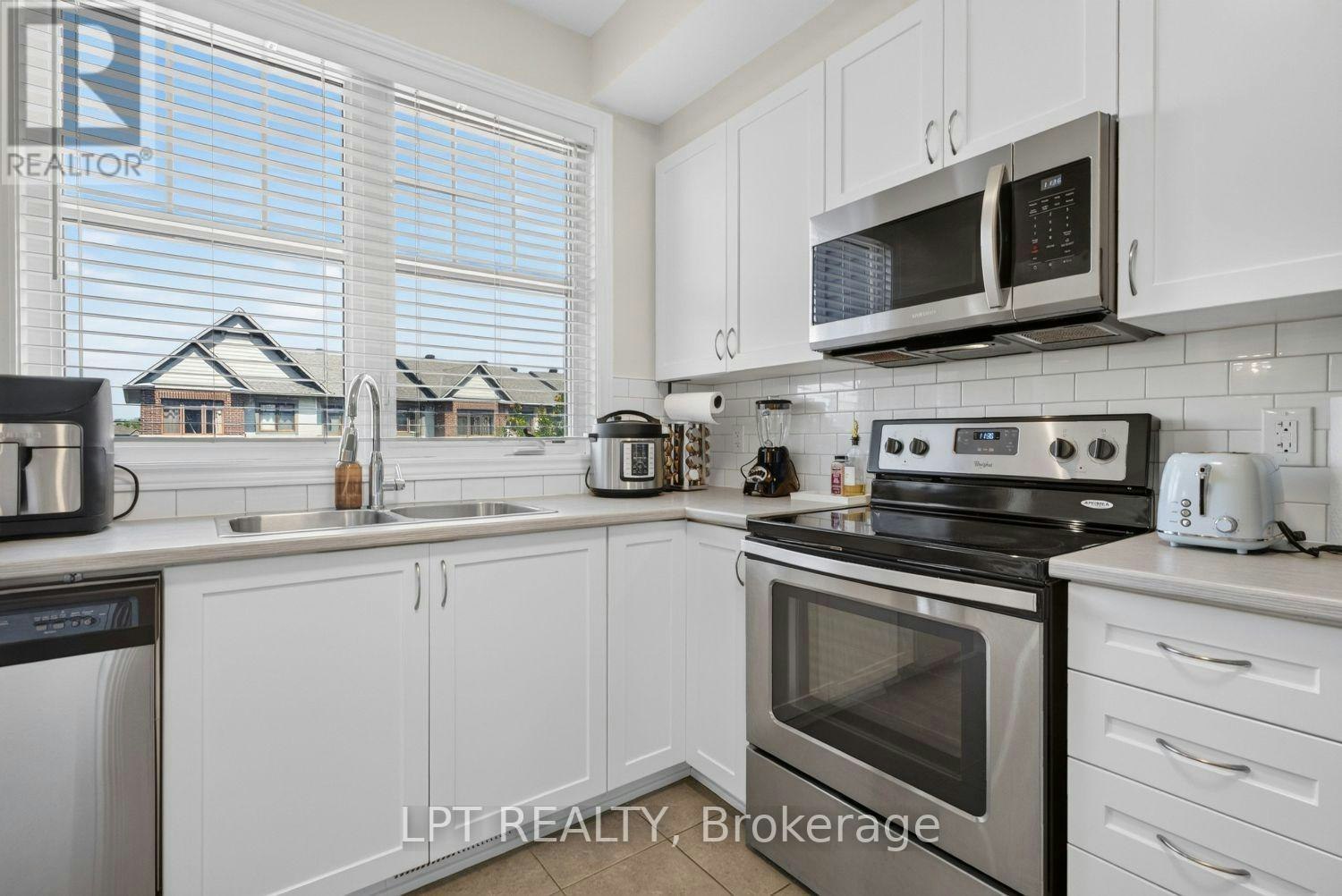 108 Sweetwater Lane, Ottawa, ON, K2T 0L1 - 9