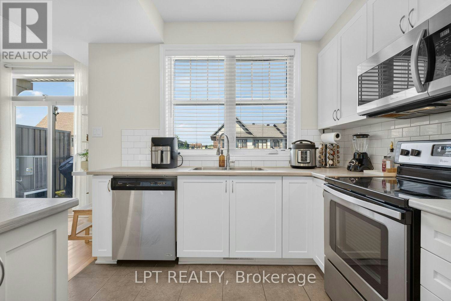 108 Sweetwater Lane, Ottawa, ON, K2T 0L1 - 10