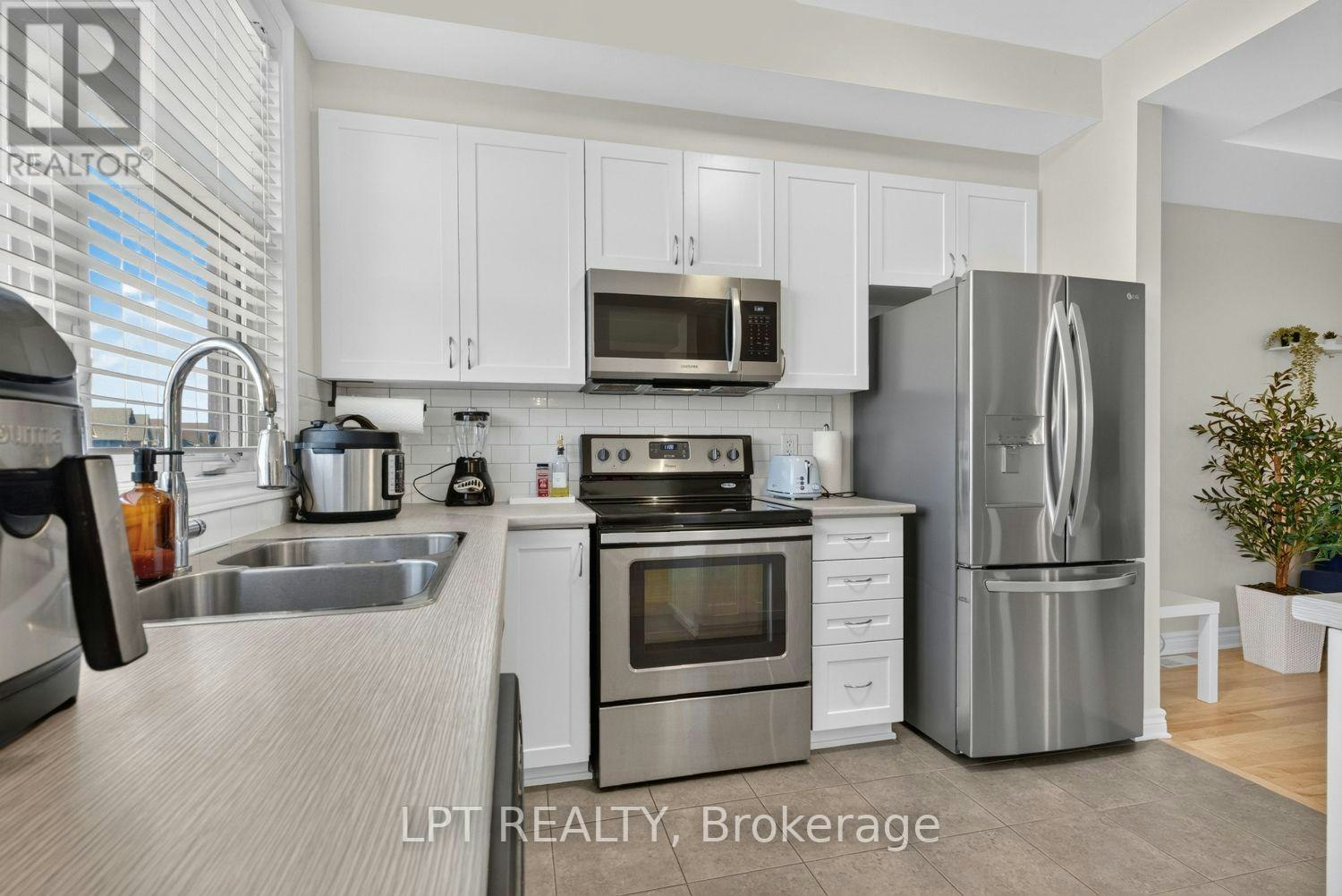 108 Sweetwater Lane, Ottawa, ON, K2T 0L1 - 11