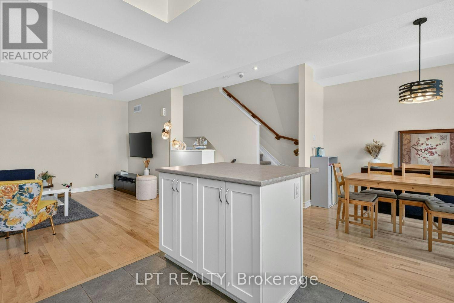 108 Sweetwater Lane, Ottawa, ON, K2T 0L1 - 5