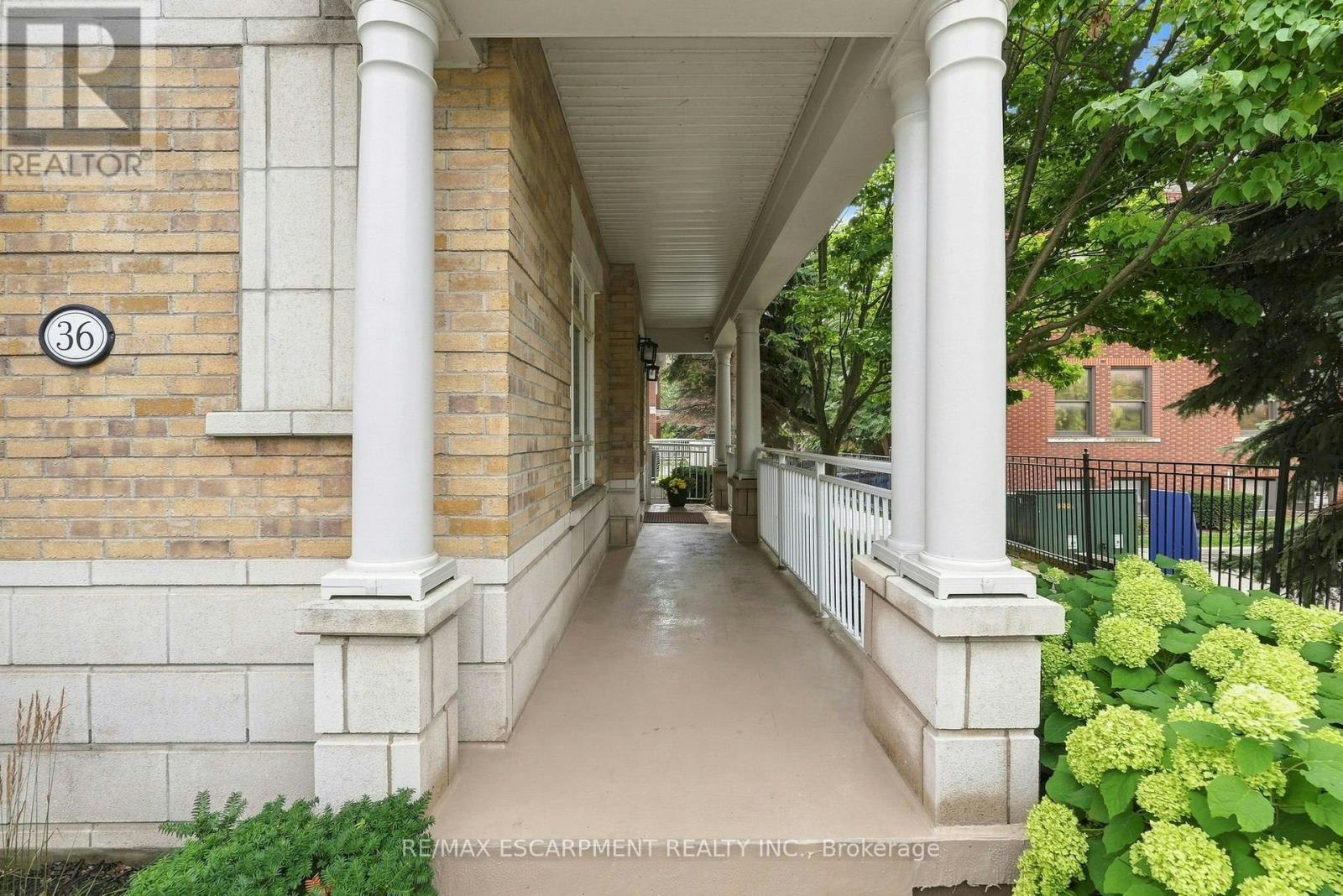 36 Compass Way, Mississauga, ON, L5G 4T8 - 2
