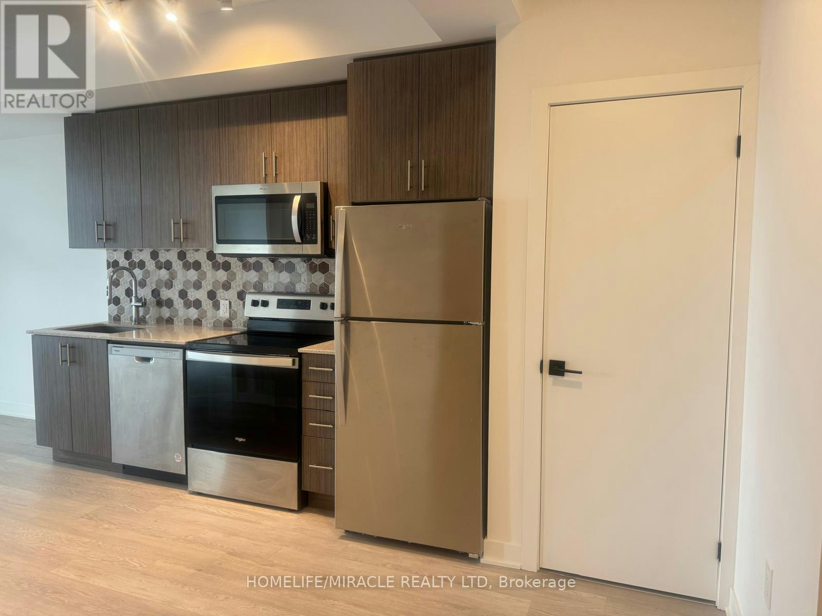 512-2782 Barton Street E, Hamilton, ON, L8E 2J8 - 3