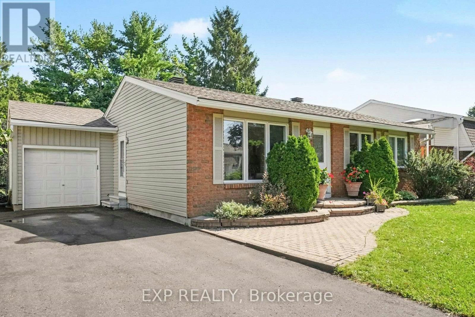 1347 Metz Crescent, Ottawa, ON, K1K 3Z6