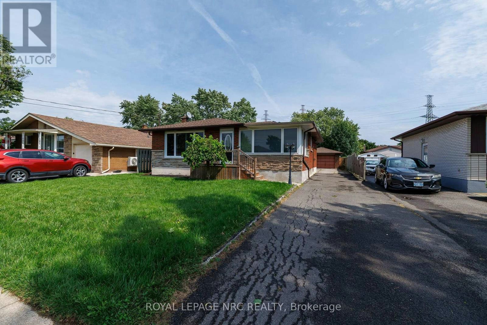 15 Memorial Park Drive, Welland, ON, L3B 1A5