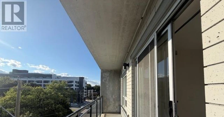 F412-275 Larch Street, Waterloo, ON, N2L 3R2 - 3
