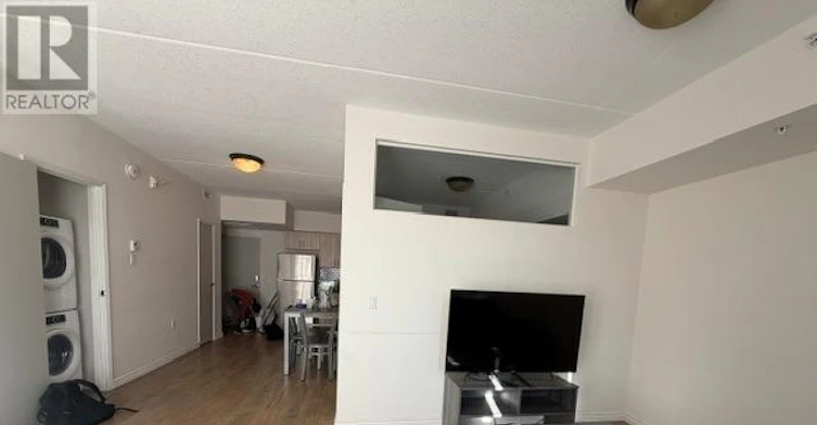 F412-275 Larch Street, Waterloo, ON, N2L 3R2 - 4
