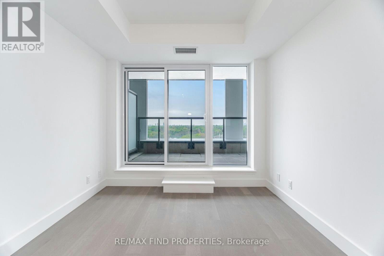 910-6 Greenbriar Road, Toronto, ON, M2K 0H6 - 17