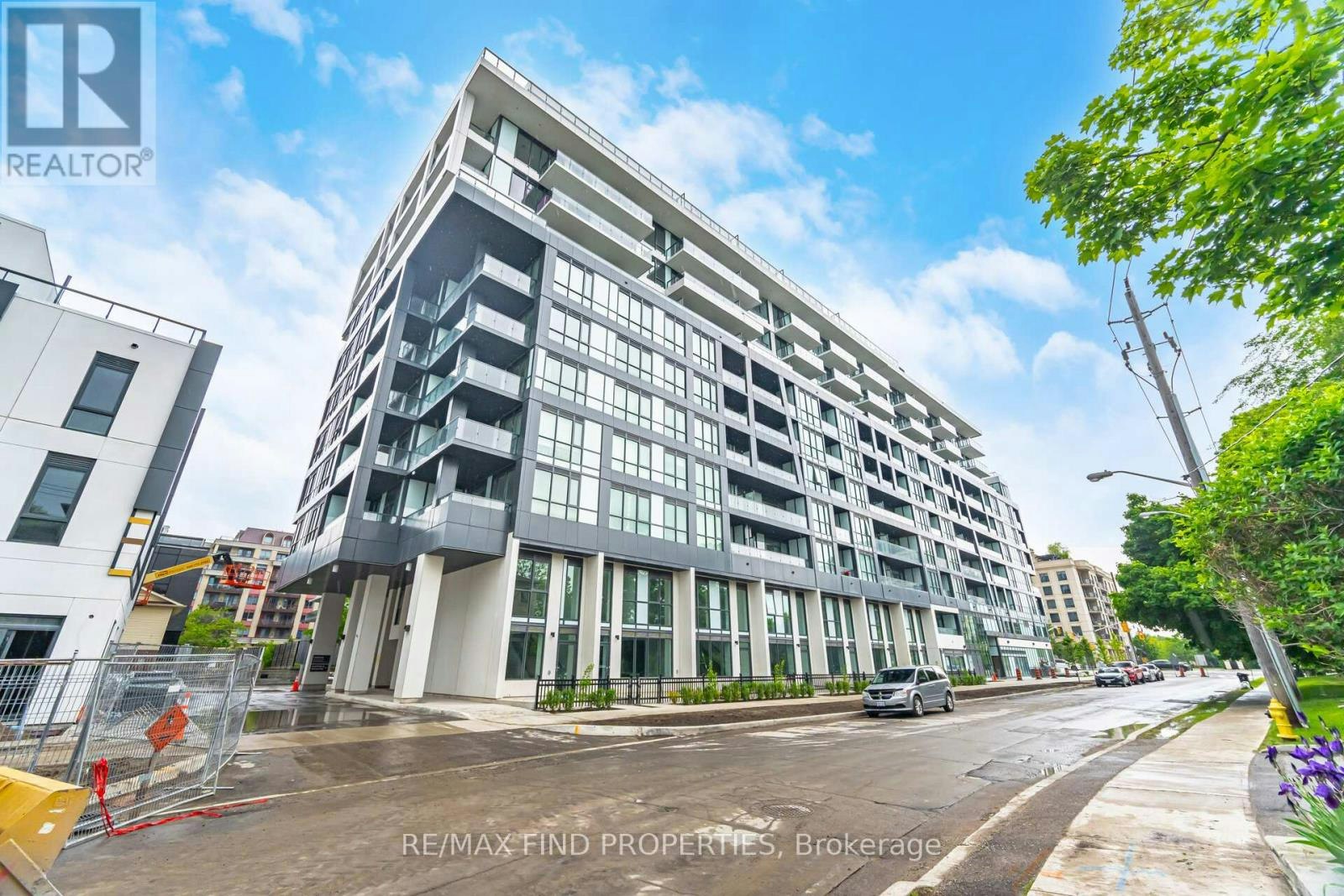 910-6 Greenbriar Road, Toronto, ON, M2K 0H6 - 2