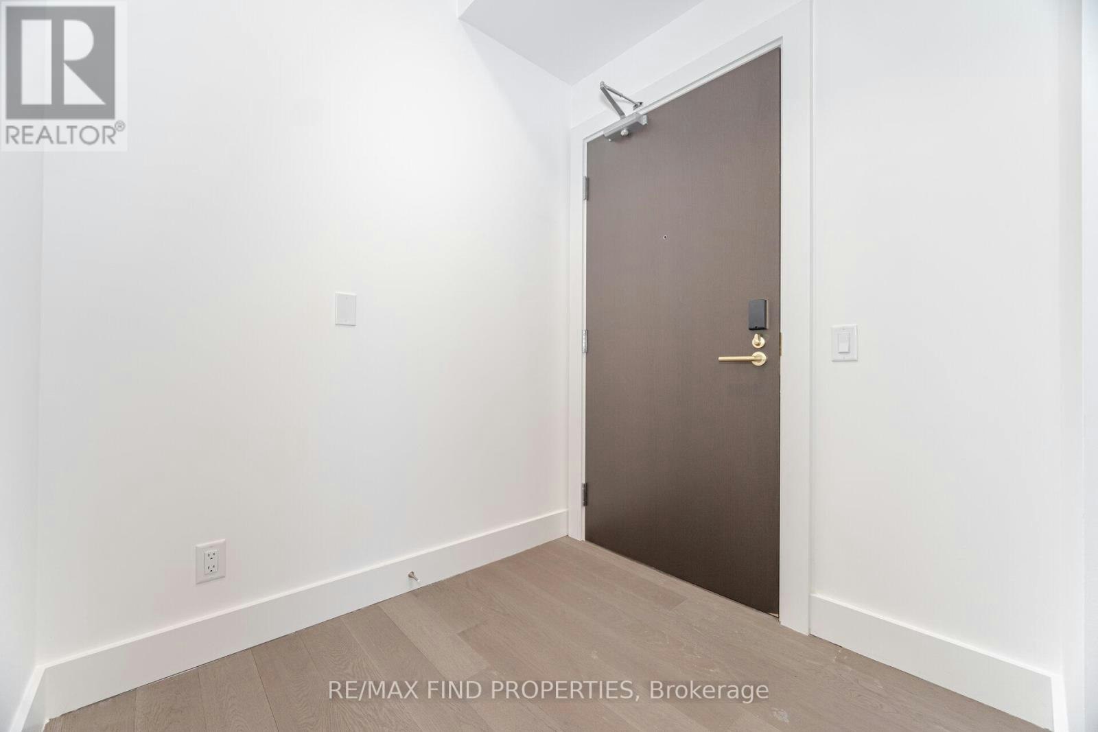 910-6 Greenbriar Road, Toronto, ON, M2K 0H6 - 6