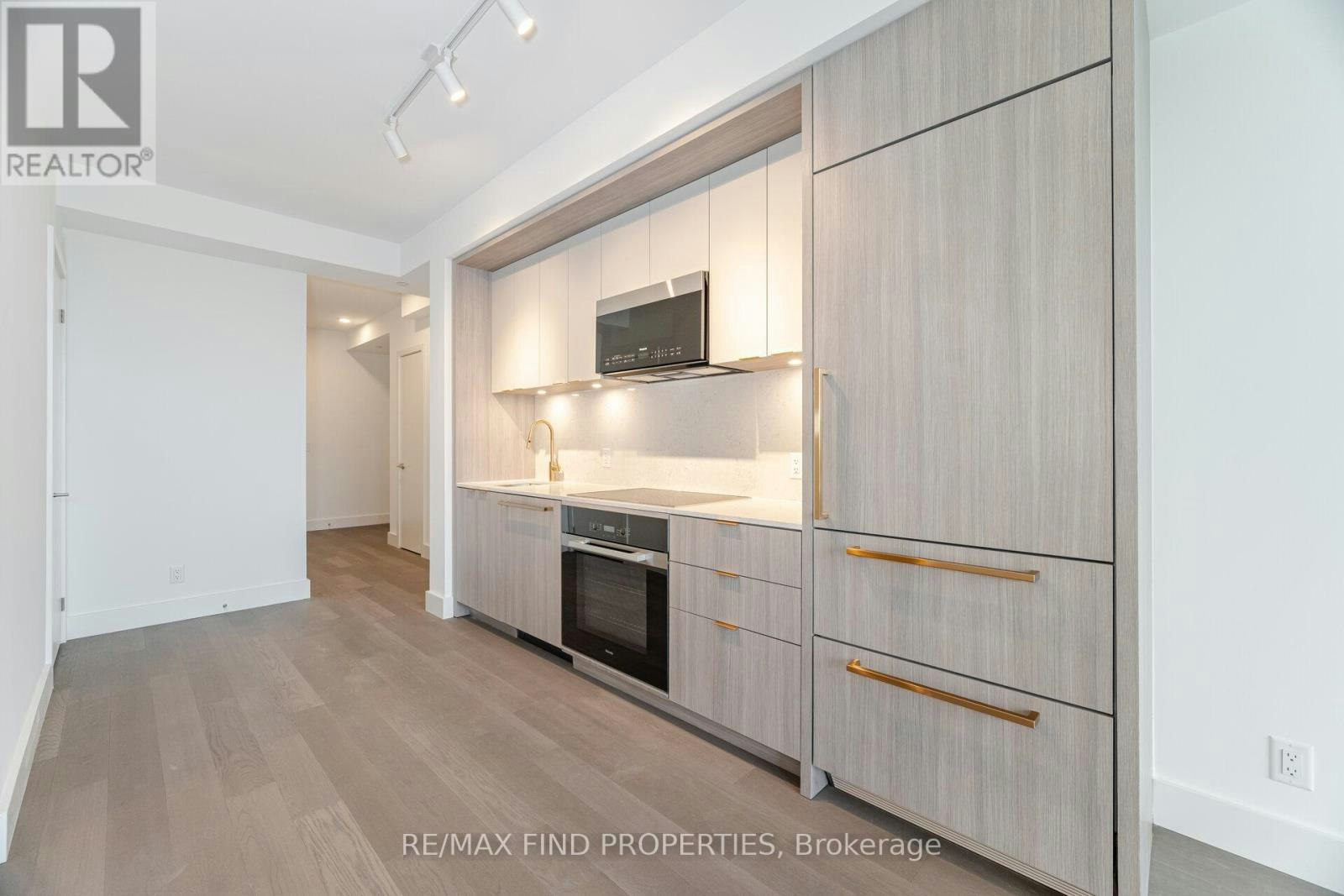 910-6 Greenbriar Road, Toronto, ON, M2K 0H6 - 8
