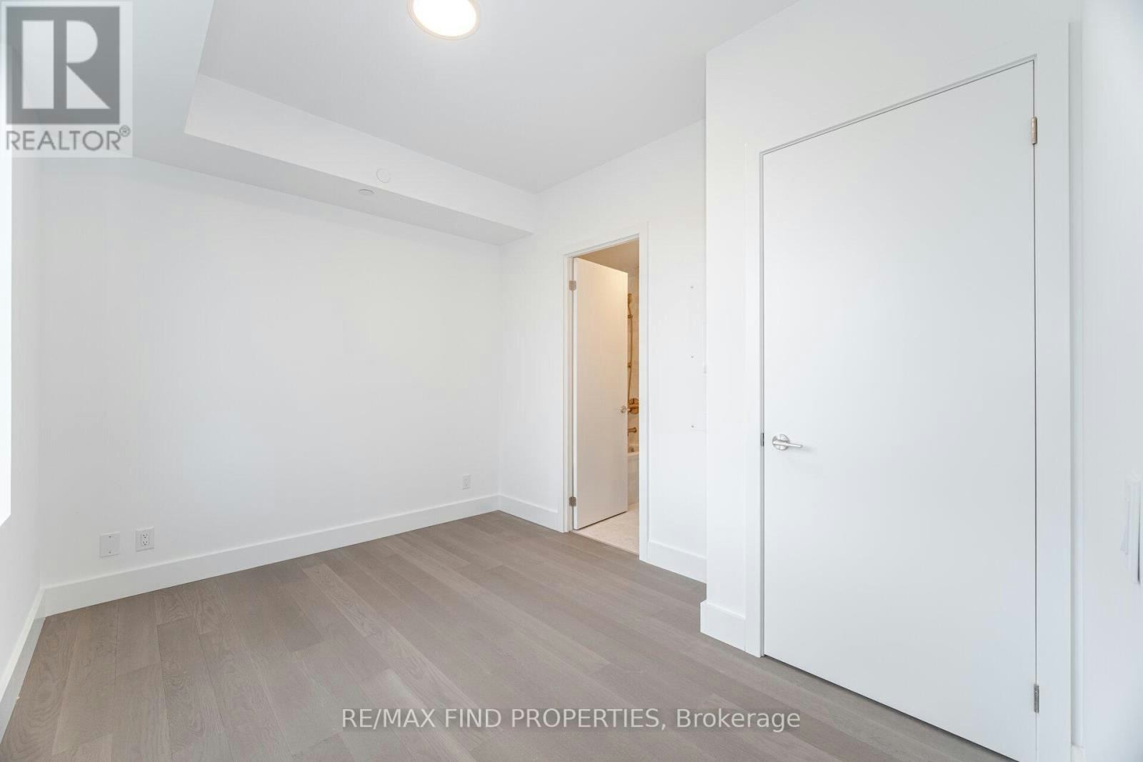 910-6 Greenbriar Road, Toronto, ON, M2K 0H6 - 23
